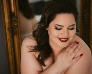 5 Reasons Why You Should Have a Boudoir Session - Jenna Lynn